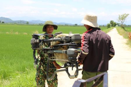 Đưa công nghệ hiện đại ra đồng ruộng